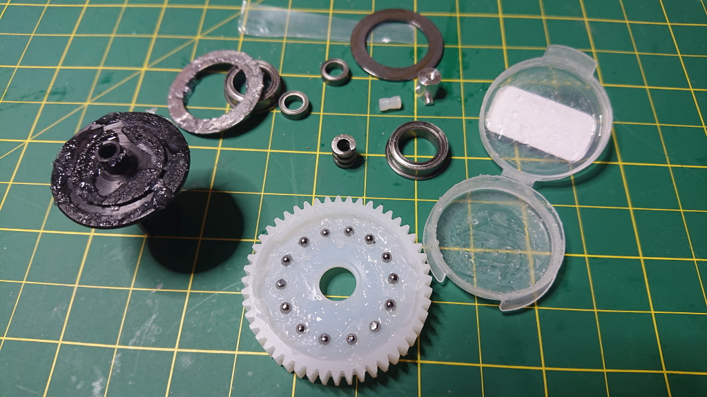 The partly-assembled MIP Supper Ball Diff